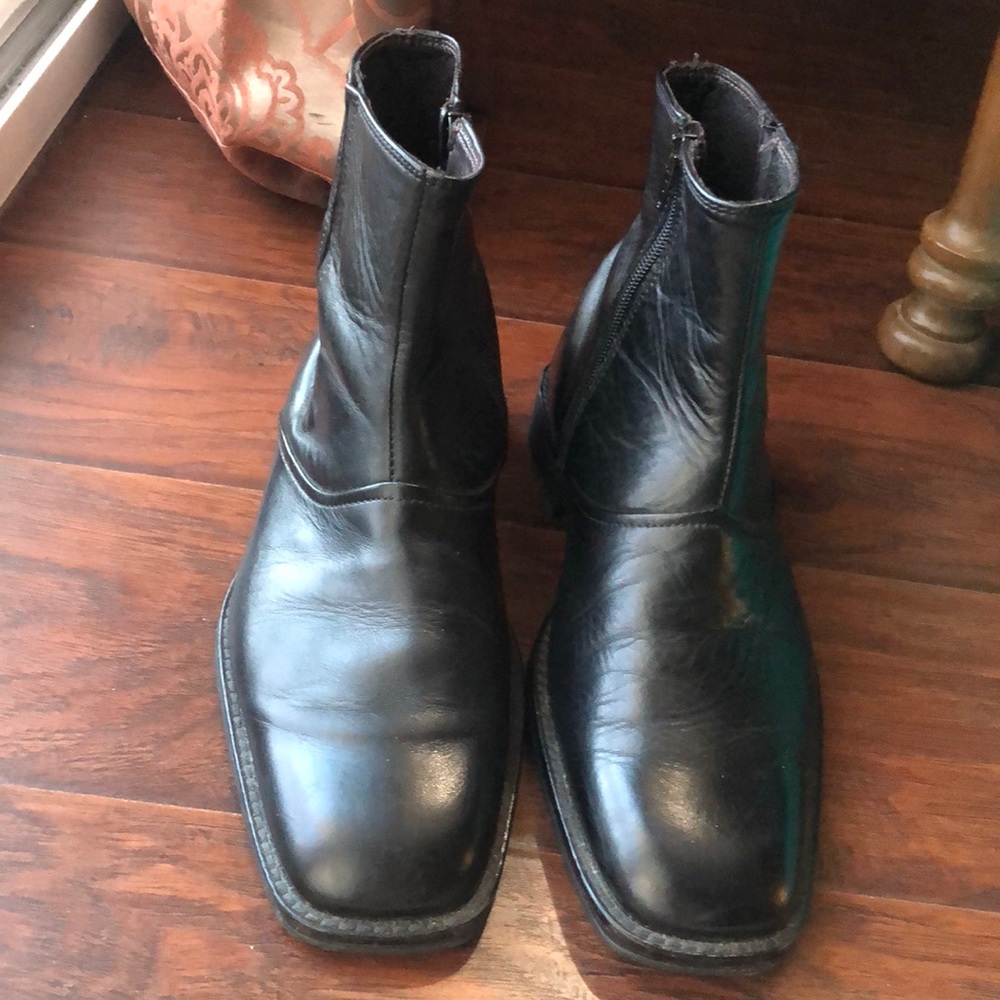 Johnston and Murphy black boots